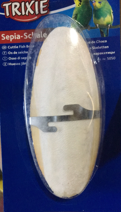 TRIXIE Камень для птиц минеральный ПАНЦИРИ КАРАКАТИЦЫ с держателем